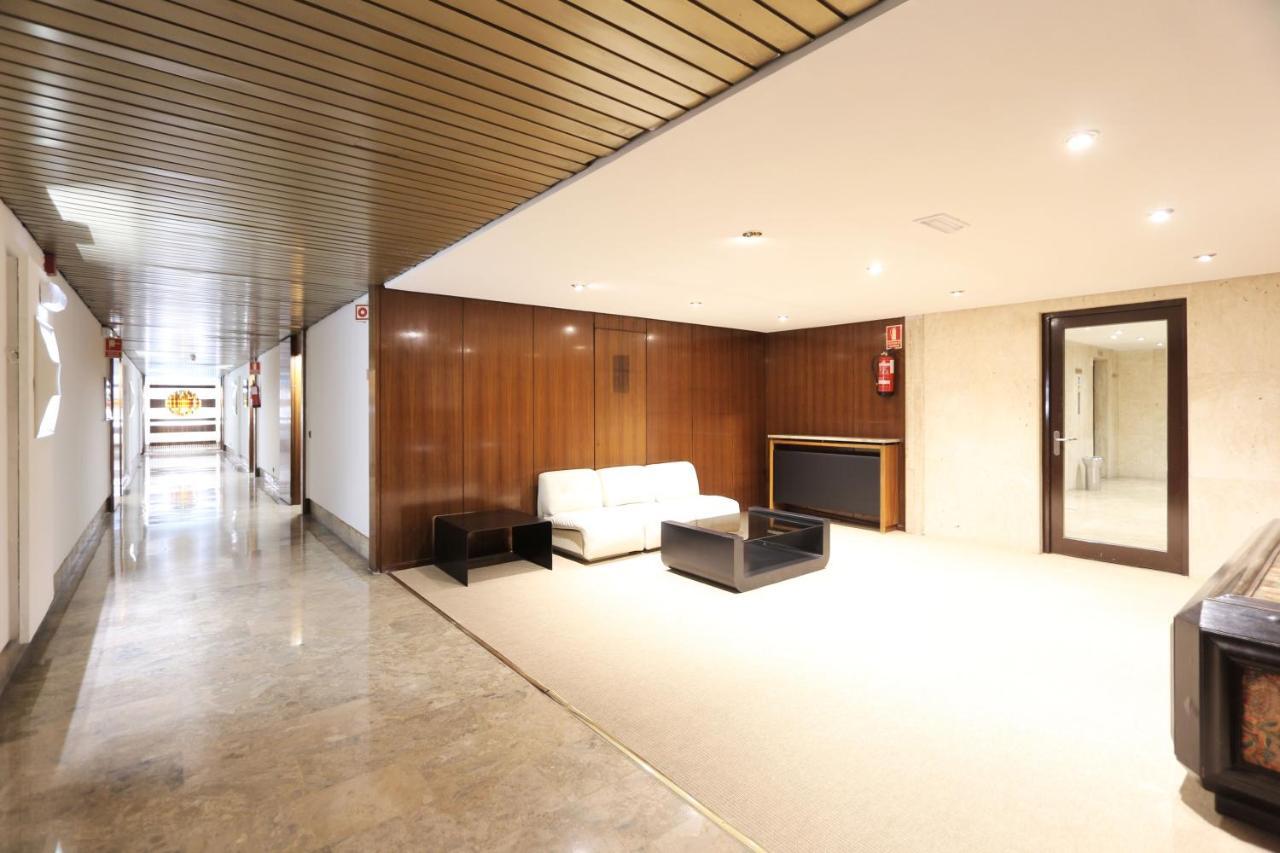Urbantec Realty - Plaza De Colon Leilighet Madrid Eksteriør bilde